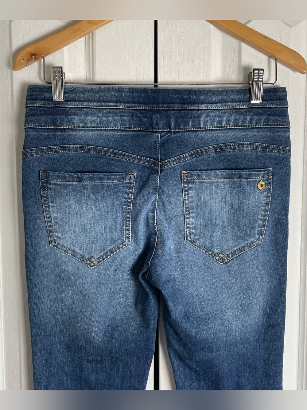 Democracy Ab Solution Pull On Glider Ankle Jeans Women’s 2 Blue Medium Wash - Picture 6 of 11